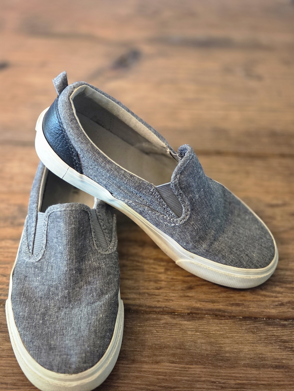 Old Navy Kids Slip-On Canvas Shoes - Gray Size 3
